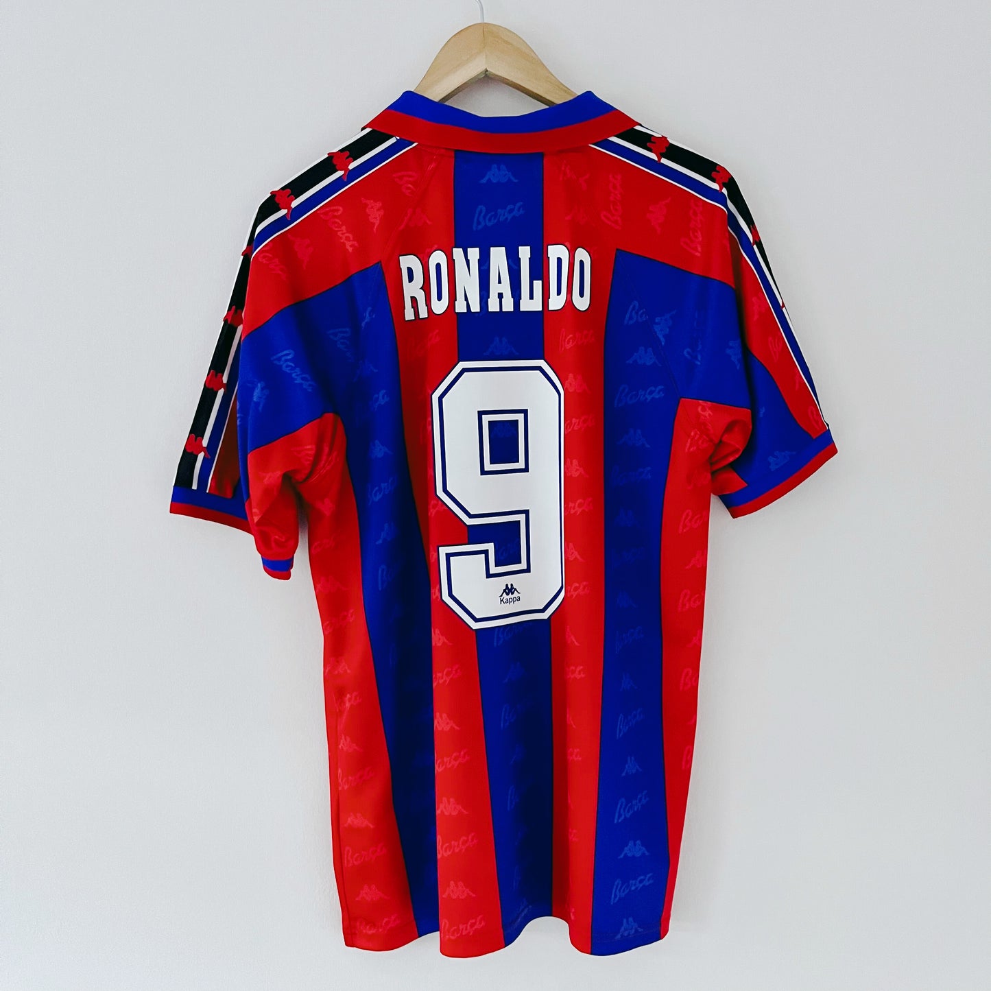 Retro Barcelona 1995-97 Home Shirt Ronaldo 9