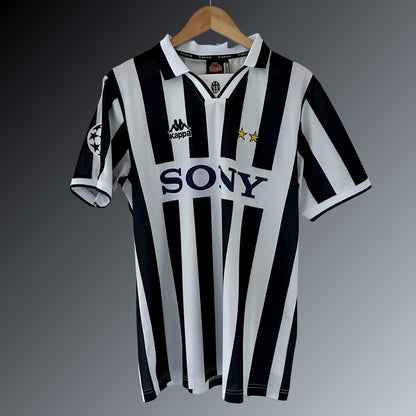 Retro Juventus Shirt 1996-97 Home